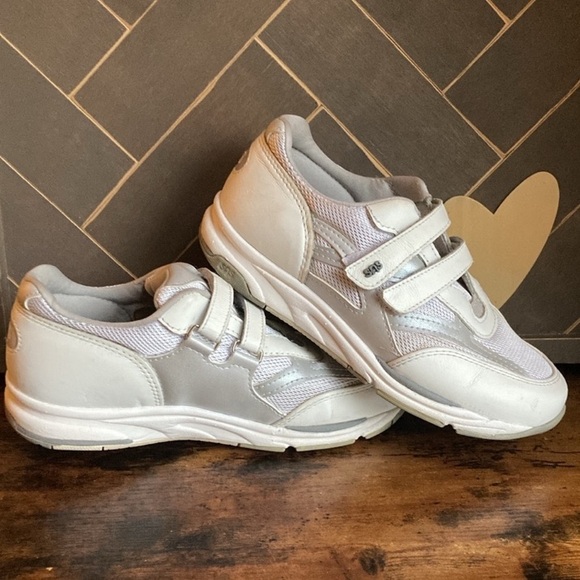 SAS Tour Active Comfort Sneakers White Silver Mesh Velcro Women’s Size 6.5 - Picture 1 of 14